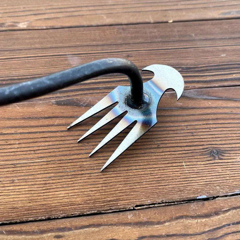 Ferramenta de Capina e Desenraizamento